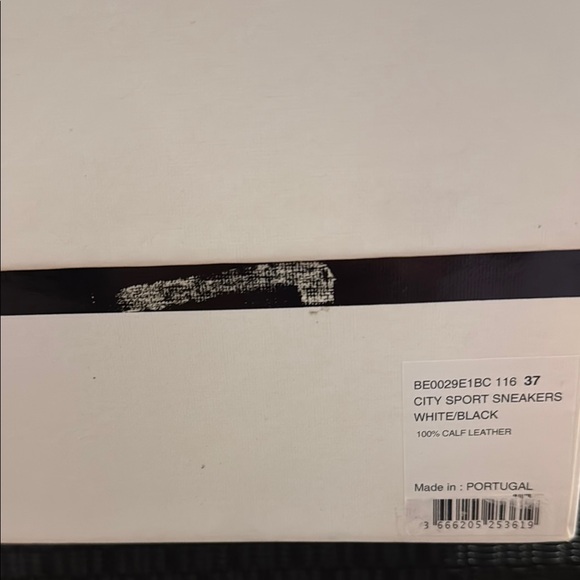 Givenchy Black and White Designer Sneakers with Bold Logo - Picture 3 of 10